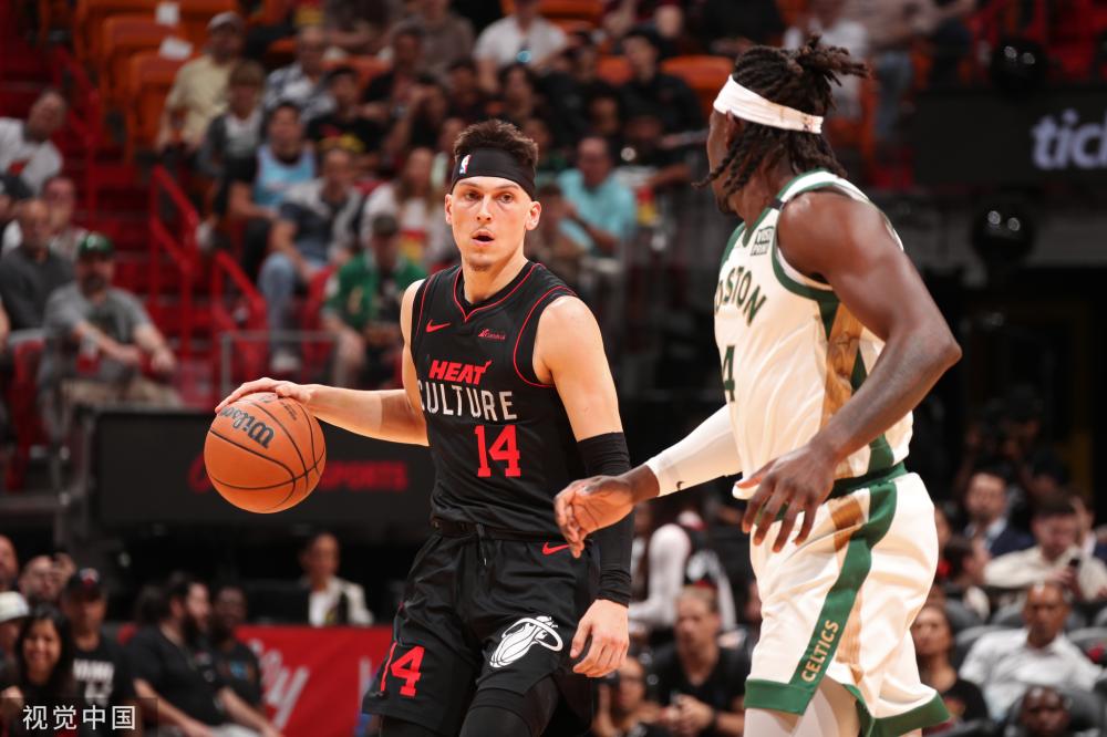 在现代足球 在现代足球