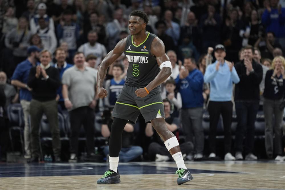 对手们在引 对手们在引