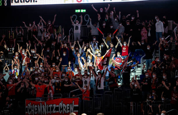 中国队通过 中国队通过