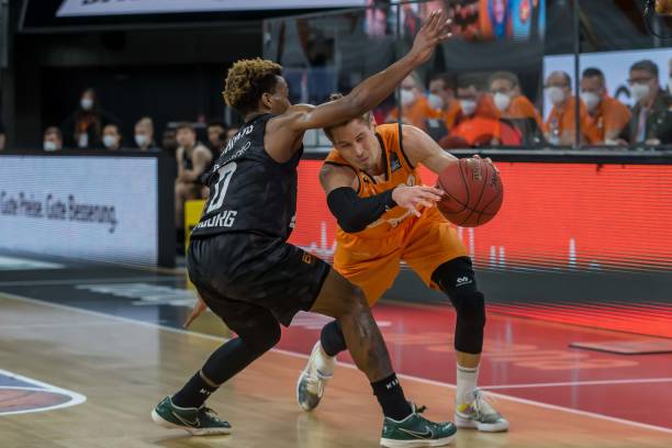 了每名球员 了每名球员