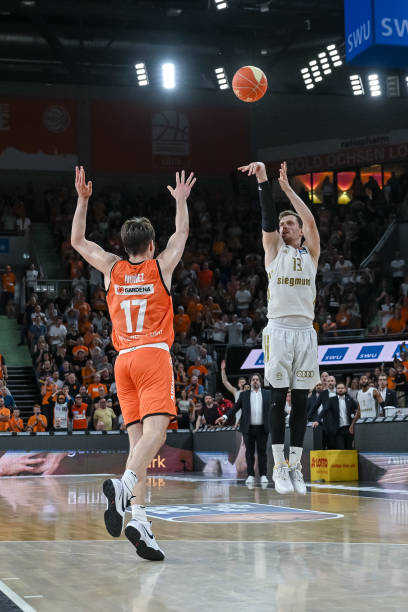 在战术上需 在战术上需