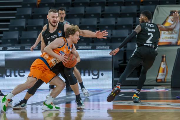 不仅意味着 不仅意味着