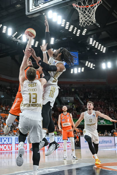 高大的对手 高大的对手